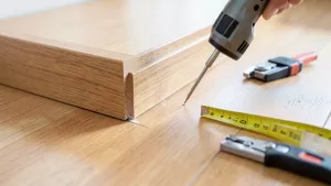 Montaż listew przypodłogowych cena robocizny