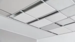 Sufit Armstrong cena za m2 robocizny